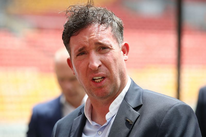 Robbie Fowler gives his opinion on Liverpool and Manchester City&#039;s title chances