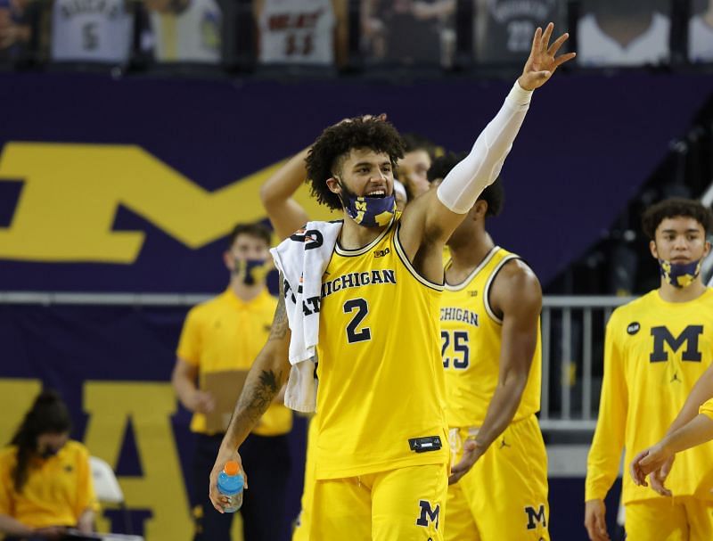 The Michigan Wolverines and the Wisconsin Badgers will face off at the Kohl Center on Sunday