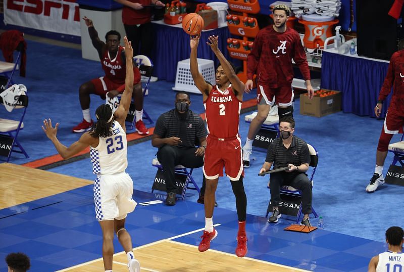 Jordan Bruner #2 of the Alabama Crimson Tide shoots the ball