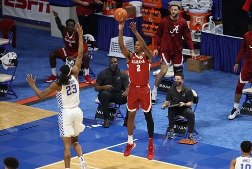 Jordan Bruner #2 of the Alabama Crimson Tide shoots the ball