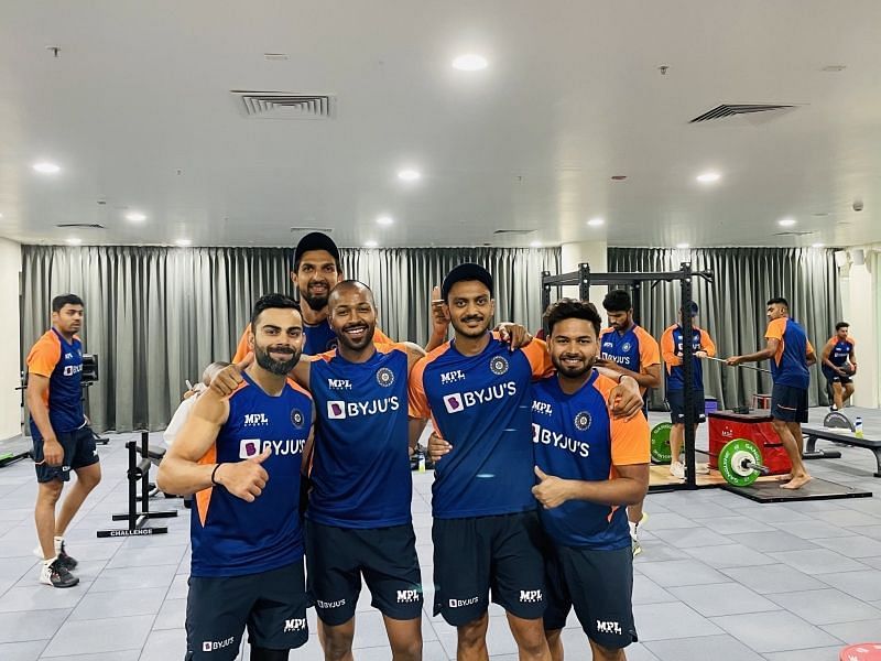 Hardik Pandya with Team India members. Pic: Hardik Pandya/ Twitter