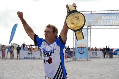 Doug Flutie with the 24/7 Championship