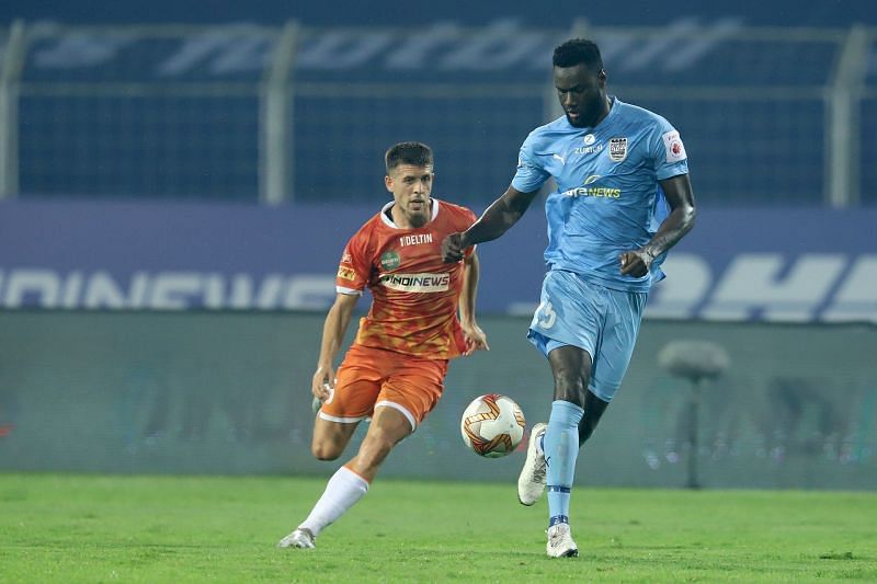 Mumbai City FC&#039;s Mourtada Fall (R) and FC Goa&#039;s Alberto Noguera (L) in action in their last ISL match (Image Courtesy: ISL Media)