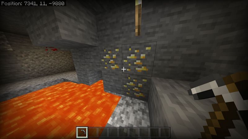 Gold ore in Minecraft