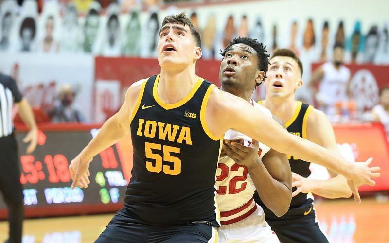 The Iowa Hawkeyes carry a 9-5 conference record