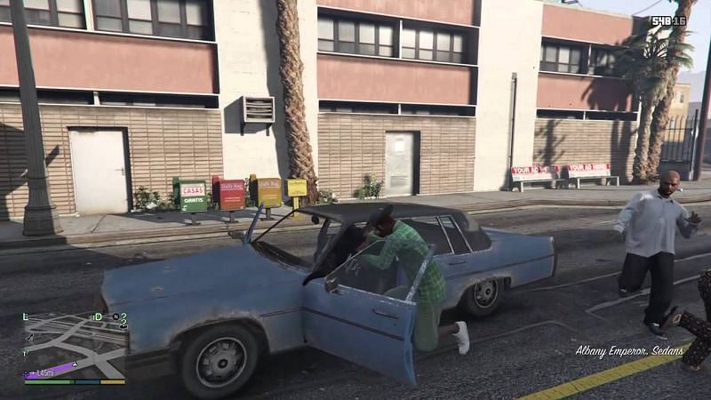 Carjacking is a staple of the GTA series (Image via Iain Wilson, YouTube)
