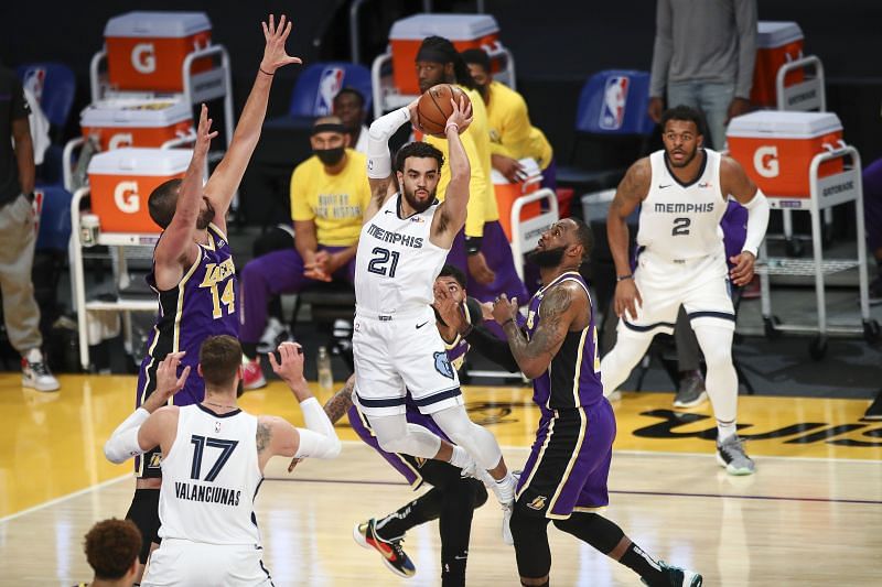 Tyus Jones makes a play for the Grizzlies