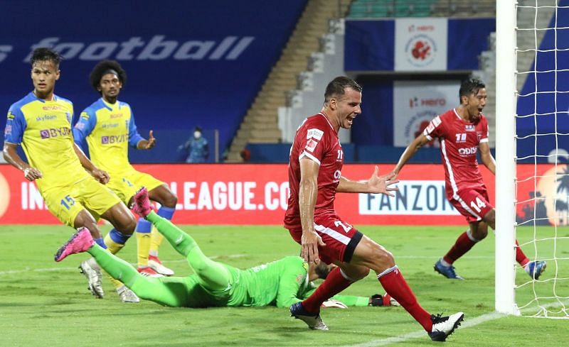 Odisha FC and Kerala Blasters players in action in their previous ISL clash (Image Courtesy: ISL Media)