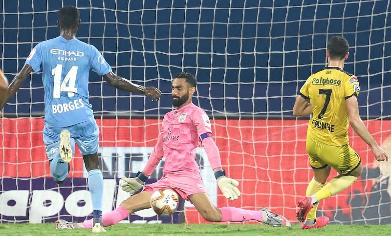 Kerala Blasters FC could have wrapped up the match in the first half itself if not for Amrinder Singh. Courtesy: ISL