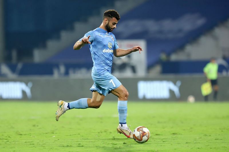 Hugo Boumous scored the first goal of the match for Mumbai City FC (Image Courtesy: ISL Media)