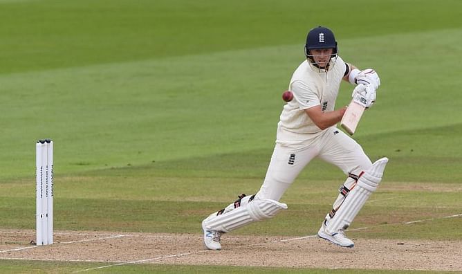 "England will not be able to score the 482 runs even if given an extra innings" - Sunil Gavaskar