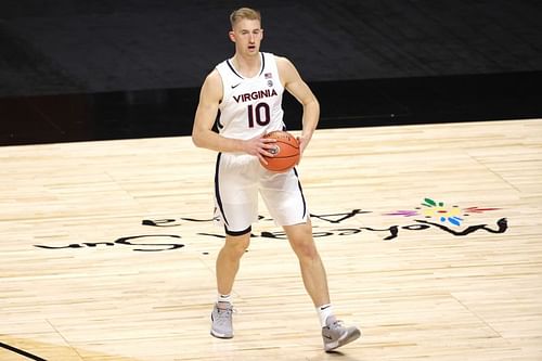 The Virginia Cavaliers and the Florida State Seminoles will face off at the Donald L. Tucker Center on Monday