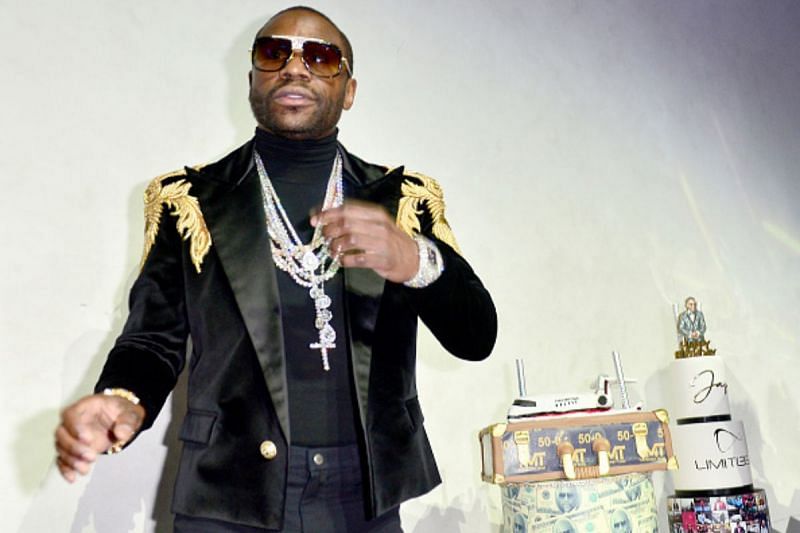 Is Floyd Mayweather a billionaire?