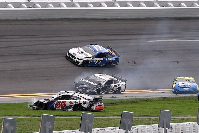 Aric Almirola (10) was one of 16 drivers taken out early in a Daytona 500 crash. Photo/Getty 