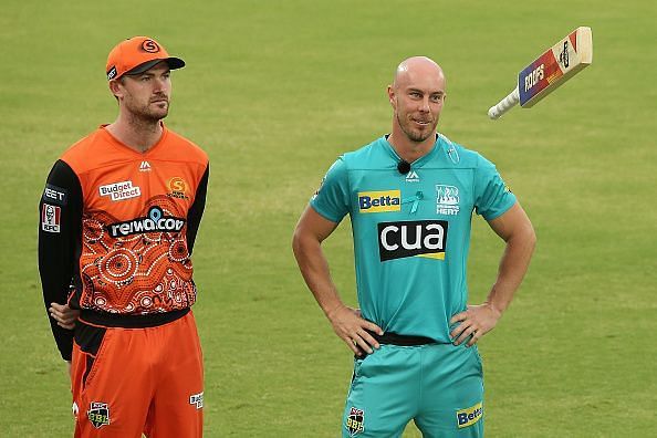 Watch: Bat toss goes wrong in BBL as organizers flip the bat thrice to decide the winner