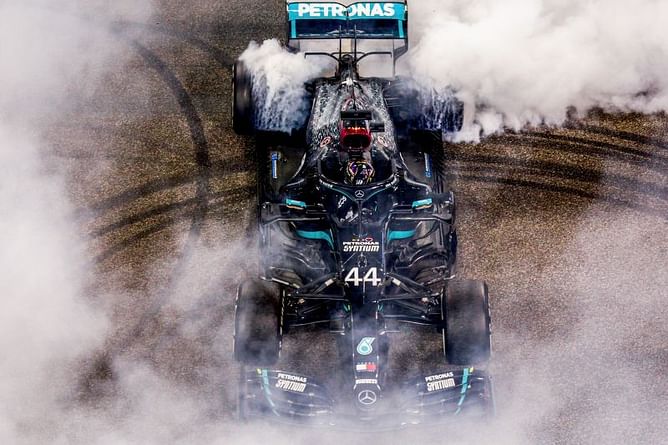 Mercedes confirm F1 engine has "some issues"