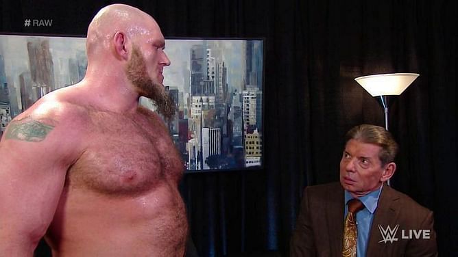 WWE से निकाले जाने के बाद 'सबसे बड़े हाथों' वाले रेसलर की प्रतिक्रिया सामने आई, कहा-मेरा रेसलिंग करियर खत्म