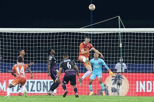 FC Goa and Odisha FC players in action in their previous ISL encounter (Image Courtesy: ISL Media)