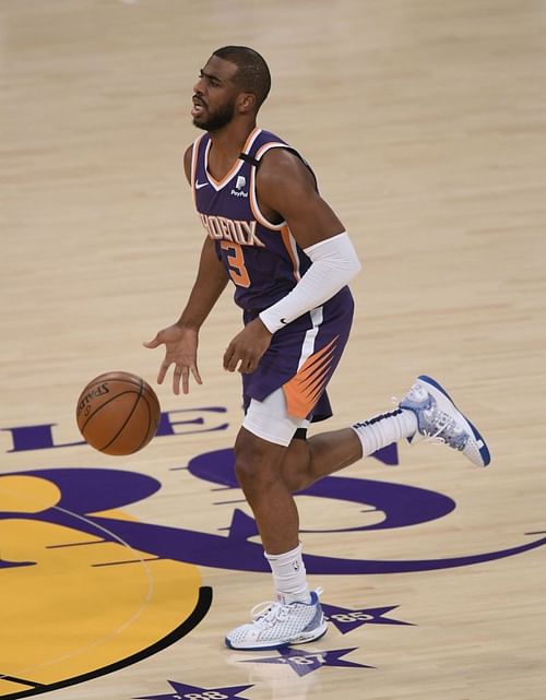 Phoenix Suns v Los Angeles Lakers