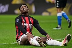 Napoli defeat all but end AC Milan's Serie A title hopes