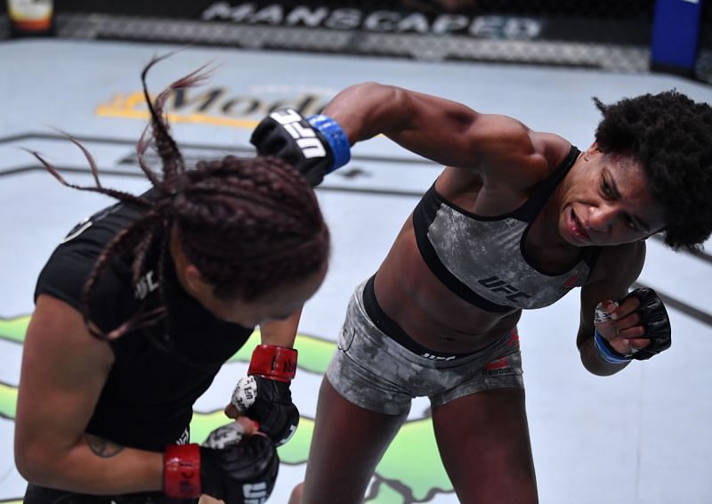 Angela Hill will look to finish Ashley Yoder in their rematch this weekend