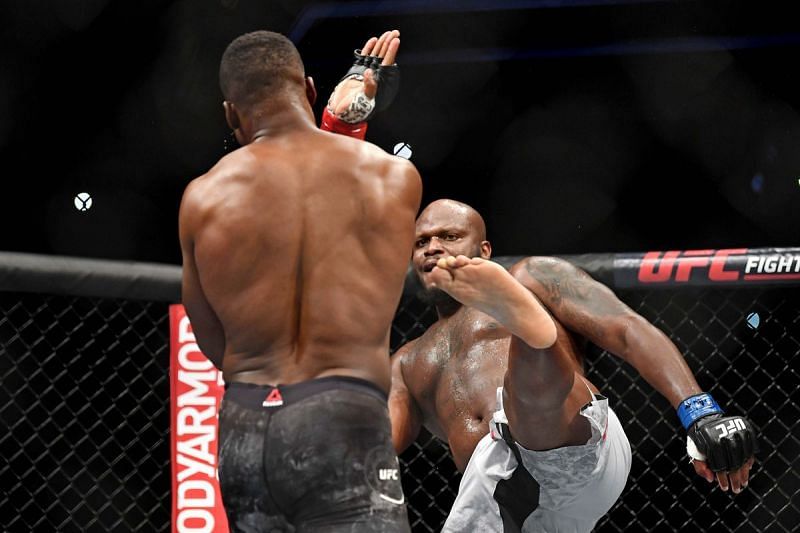 Derrick Lewis kicks Francis Ngannou at UFC 226