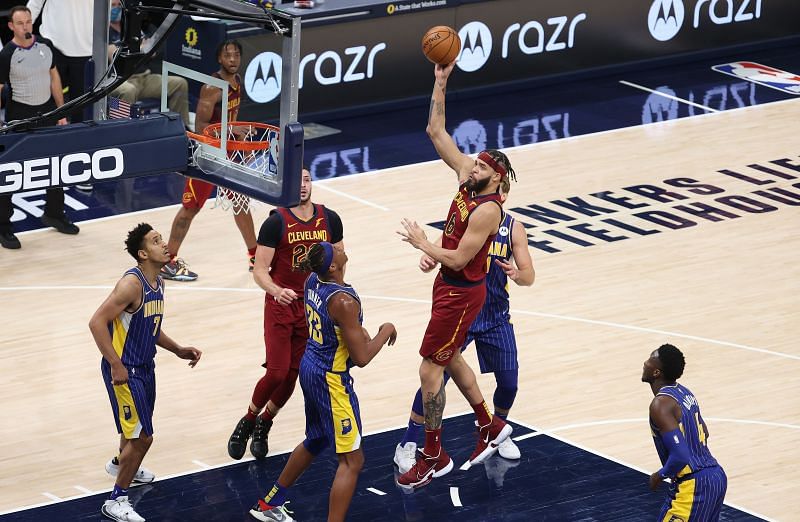JaVale McGee #0 of the Cleveland Cavaliers shoots the ball against the Indiana Pacers (Photo by Andy Lyons/Getty Images)