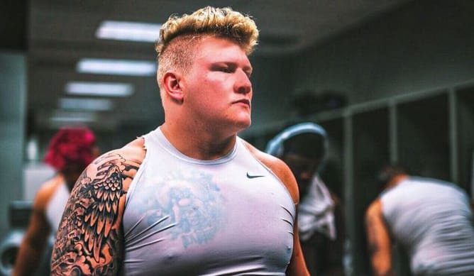 New WWE signee Parker Boudreaux trains with former Superstar in the gym