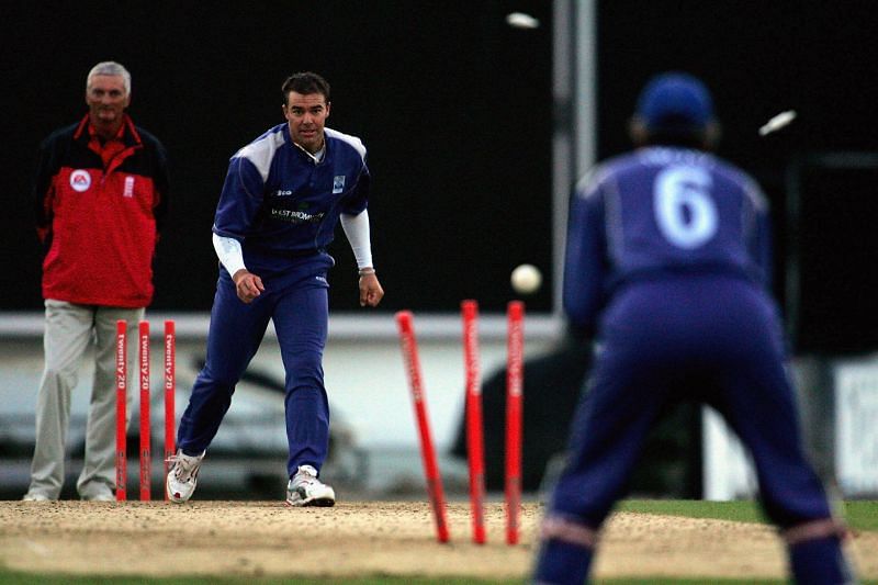 Born to play T20: Heath Streak in middle of a bowl out in 2005