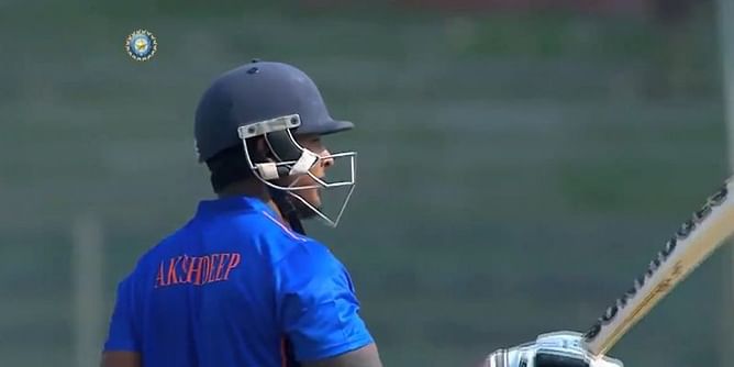Impressive Uttar Pradesh throttle Gujarat to enter Vijay Hazare Trophy final