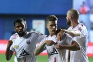 Federico Gallego (Centre) dictated the play for NorthEast United FC in the midfield. (Image: ISL)