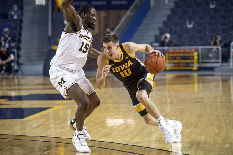 Iowa Hawkeyes guard #10 Joe Wieskamp