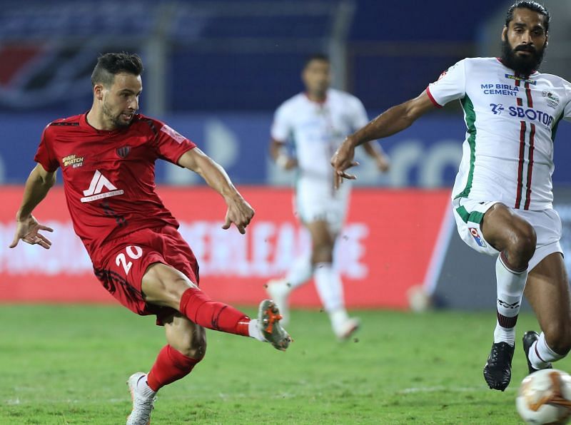 NorthEast United FC&#039;s Luis Machado (left) in action against ATK Mohun Bagan&#039;s Sandesh Jhingan in their previous ISL match (Image Courtesy: ISL Media)