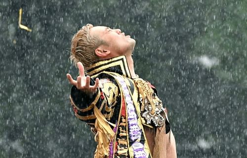 It's time to see one more round between Kazuchika Okada and Kenny Omega. But this time for the AEW title.