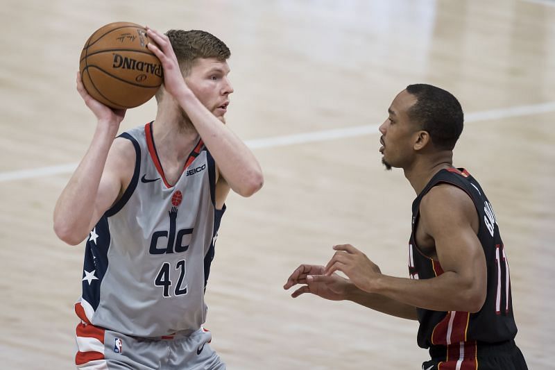 Davis Bertans #42 looks to pass the ball as Avery Bradley #11 defends during the second half at Capital One Arena on January 9, 2021 in Washington, DC. Photo: Scott Taetsch/Getty Images.