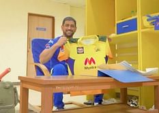 IPL 2021: “L size for me please” - Ravindra Jadeja posts cheeky comment as MS Dhoni unveils new CSK jersey