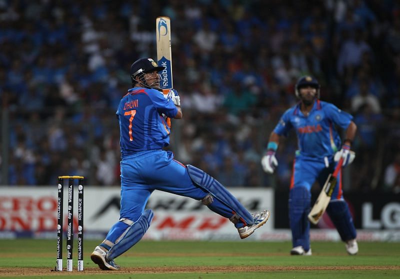 MS Dhoni helping India secure a World Cup win after 28 years
