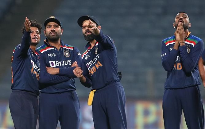 "Krunal Pandya cannot be your fifth bowler" - Sunil Gavaskar
