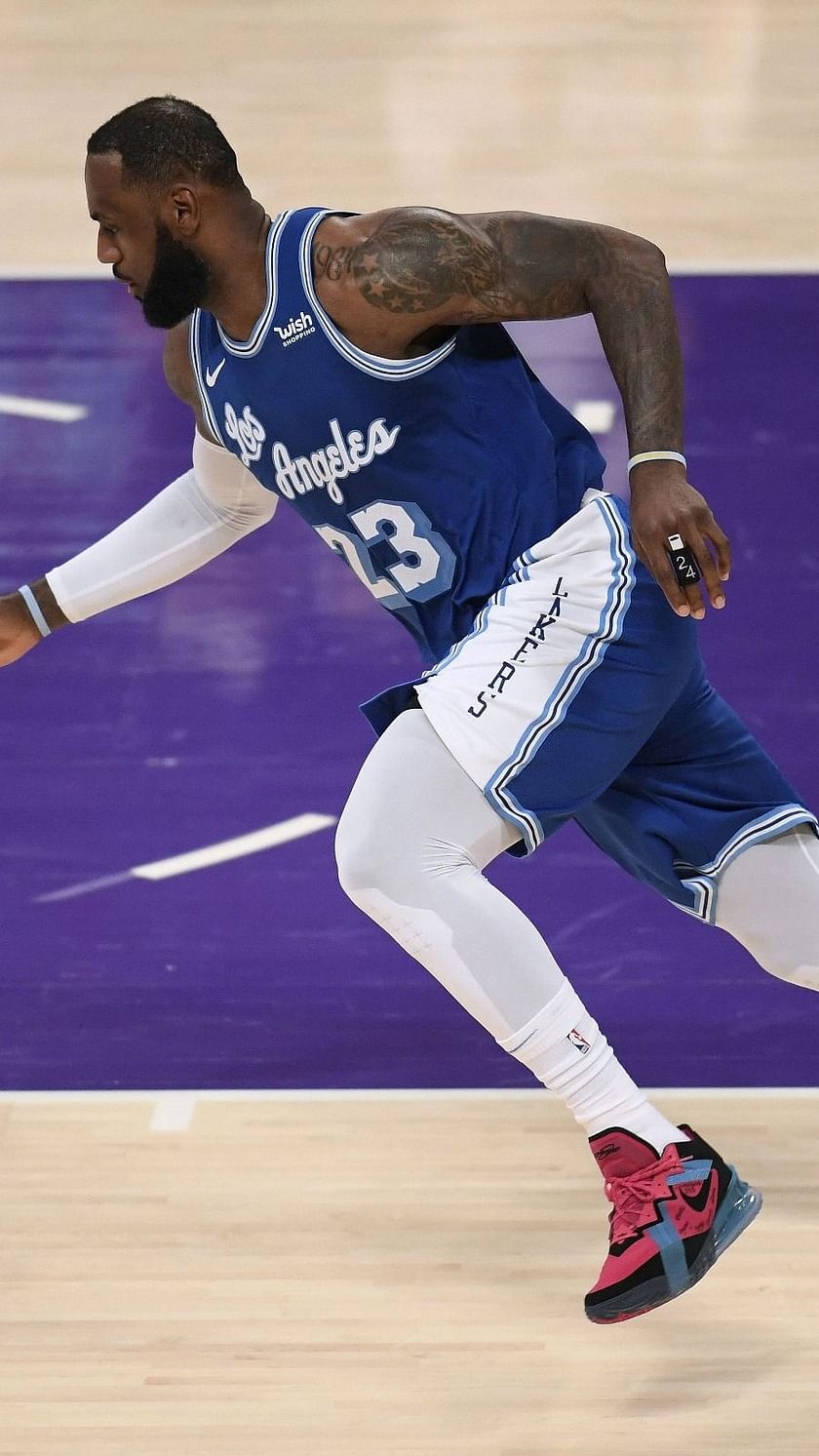 LeBron James 'Space Jam' Jersey: First Look at His Sneakers on