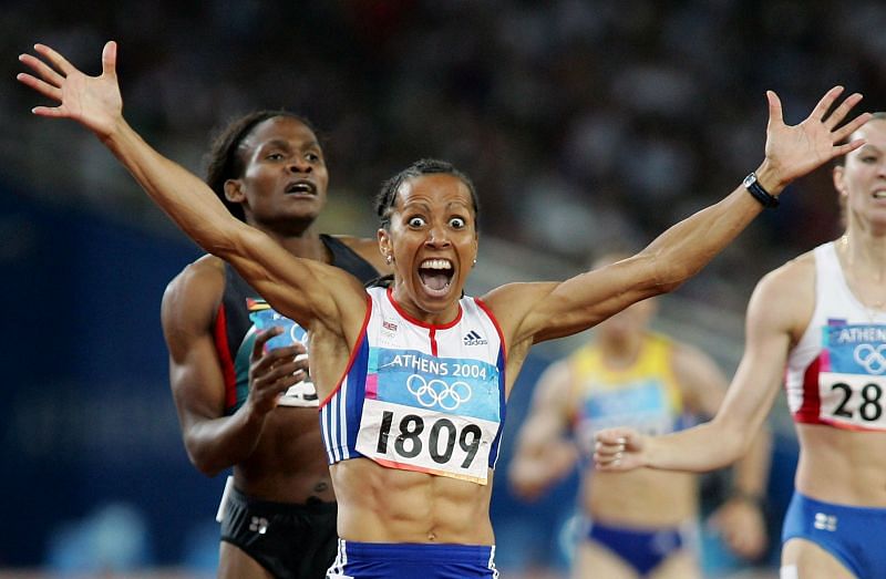Kelly Holmes celebrates after she wins gold in the women&#039;s 800 metre final during the Athens 2004 Summer Olympic Games