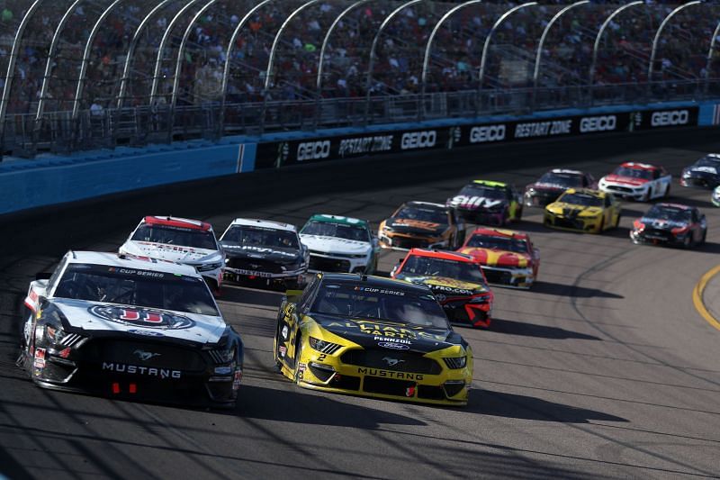 Kevin &lt;a href=&#039;https://www.sportskeeda.com/player/kevin-harvick&#039; target=&#039;_blank&#039; rel=&#039;noopener noreferrer&#039;&gt;Harvick&lt;/a&gt; leads the field at the NASCAR Cup Series race at Phoenix last March. Photo/Getty