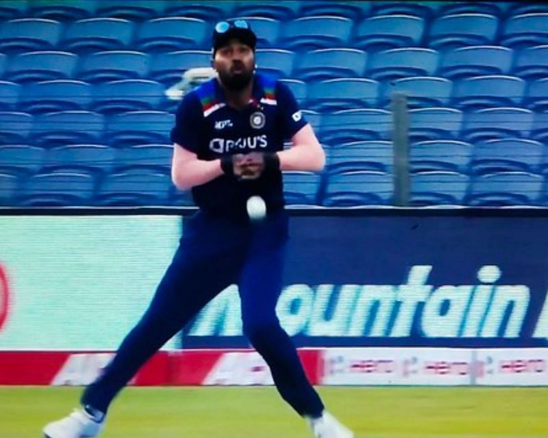 Hardik Pandya dropping the catch of Ben Stokes in the 3rd ODI