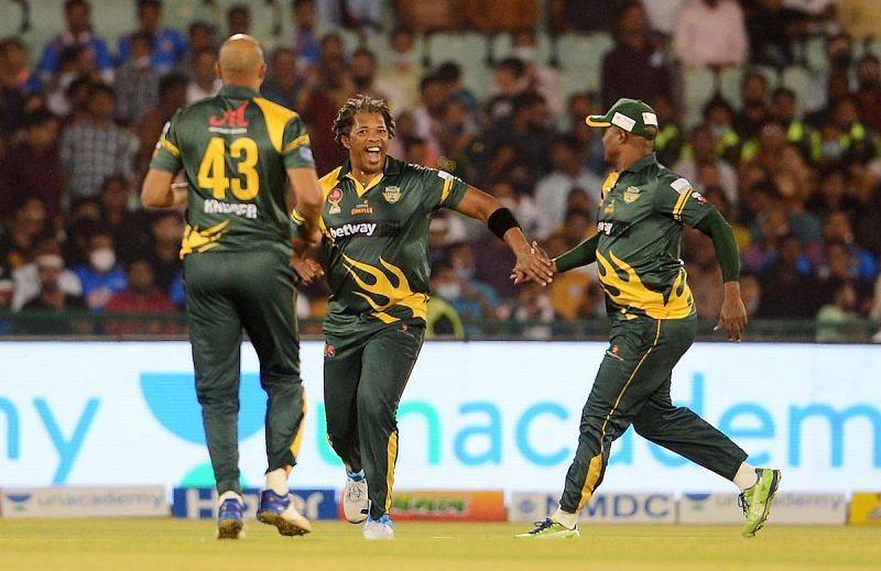 South Africa Legends have a shot at booking their semi-final berth on Monday