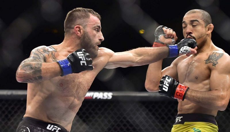 Alexander Volkanovski (left) is an outstanding striker and a truly well-rounded MMA competitor.