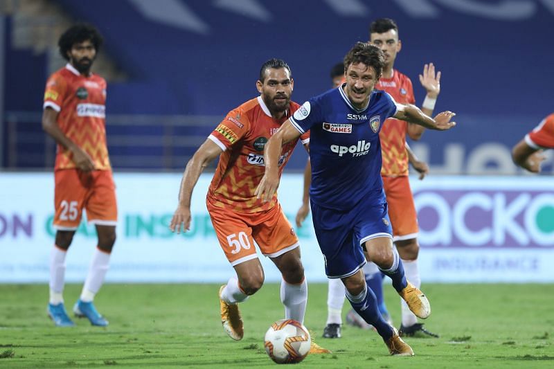 Jakub Sylvestr (in blue) playing for Chennaiyin FC (Image Courtesy: ISL Media)