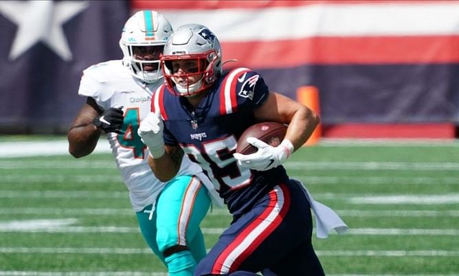 NFL Trade Rumors: New England Patriots trade TE Ryan Izzo to the Houston Texans