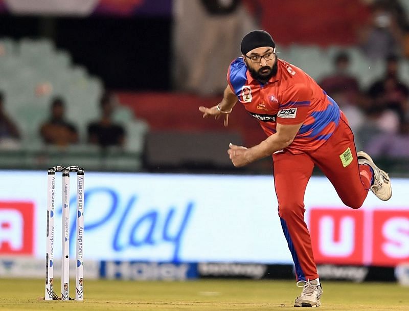 Monty Panesar in action (Photo: RSWS)