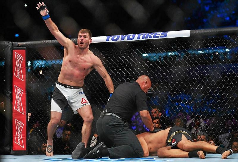 Stipe Miocic knocks out Fabricio Werdum for the UFC Heavyweight title