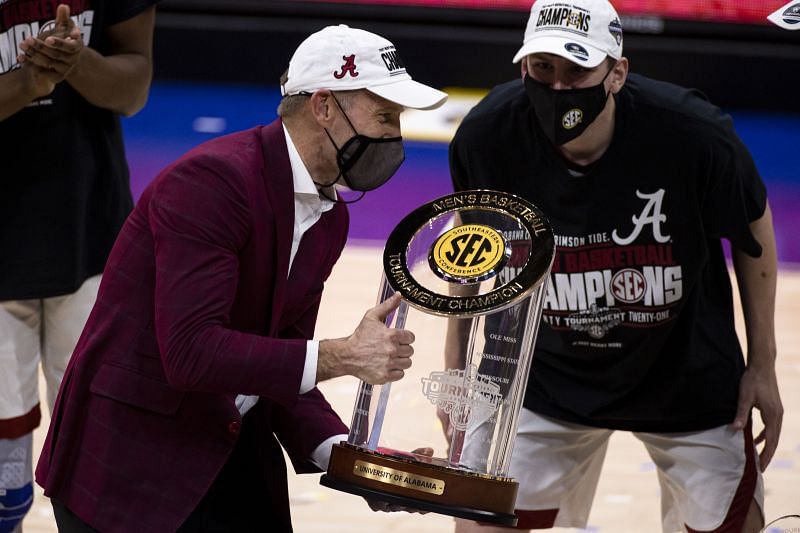 Alabama Crimson Tide celebrate winning 2021 SEC title