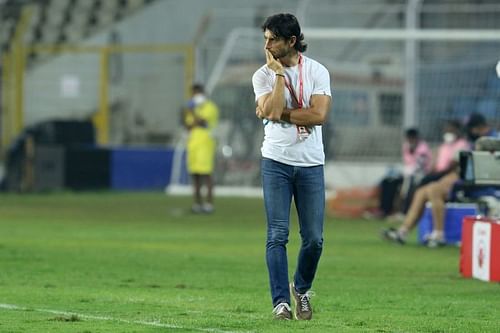 FC Goa's coach Juan Ferrando was not a happy man after 2-2 draw against Mumbai City FC (Image Courtesy: ISL Media)